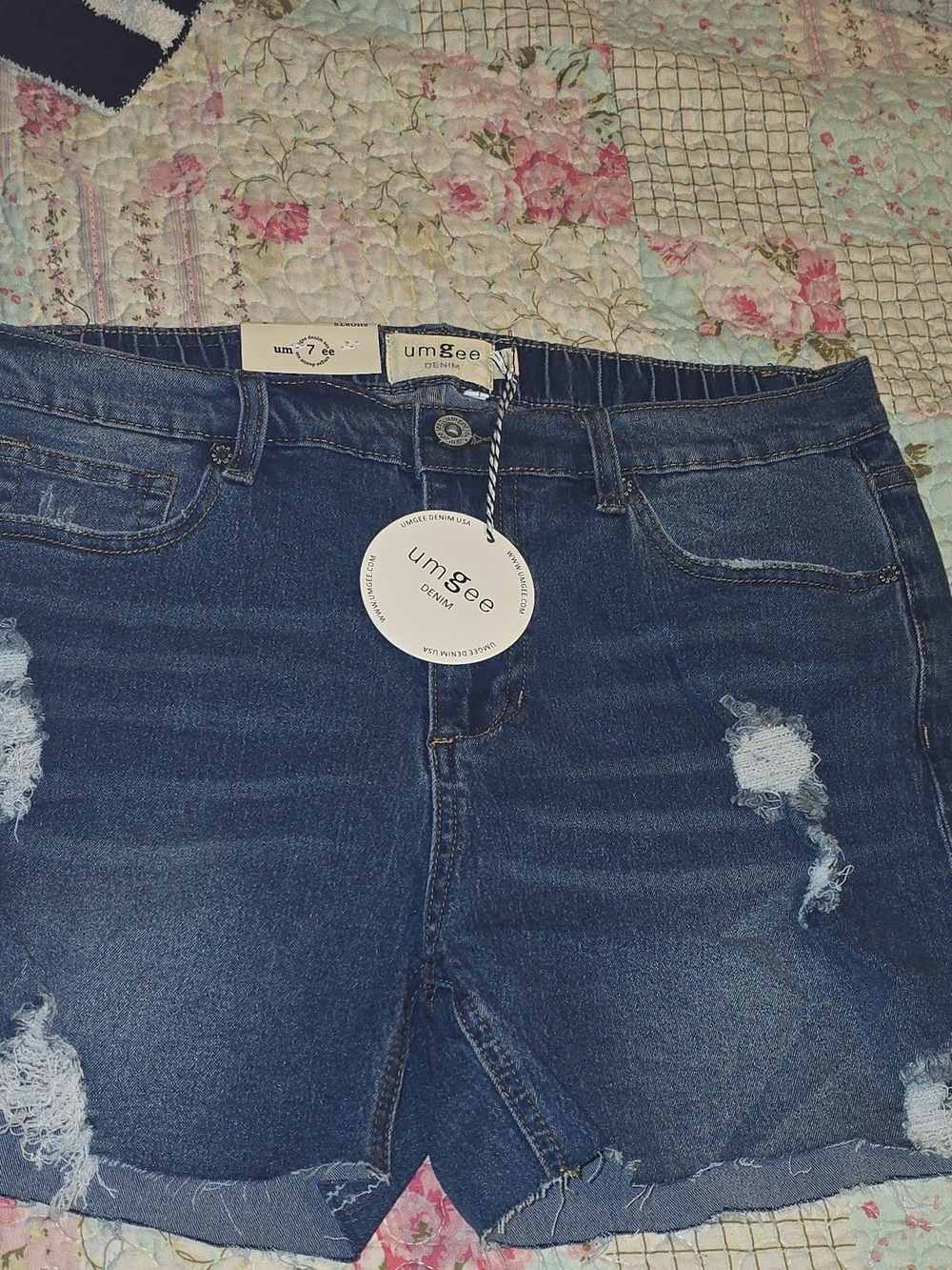 NWT Umgee Denim Distressed Jean Shorts Size 7 Medium Wash Cut-Off